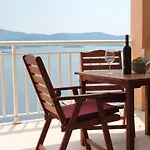 Bella Vista * Komarna
