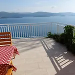 Bella Vista Apartment *