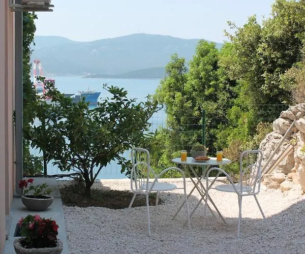 Bella Vista * Komarna